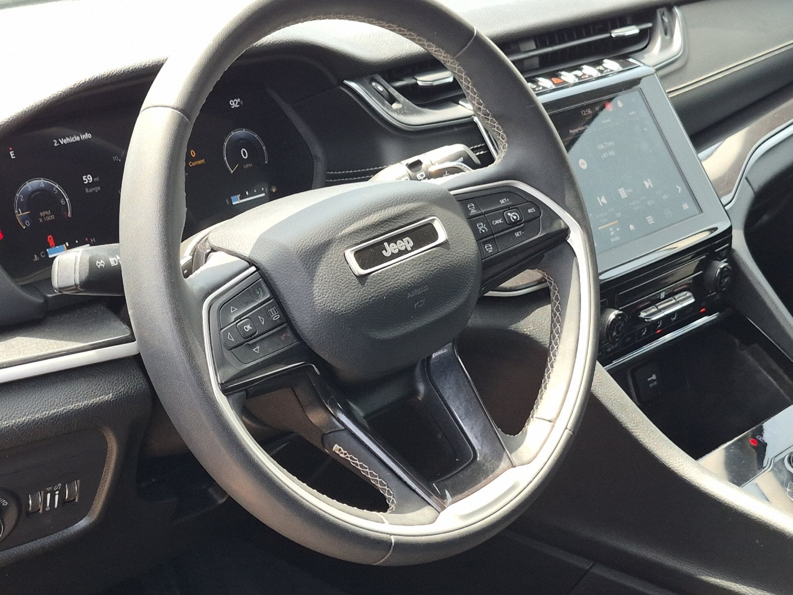 2023 Jeep Grand Cherokee L Laredo