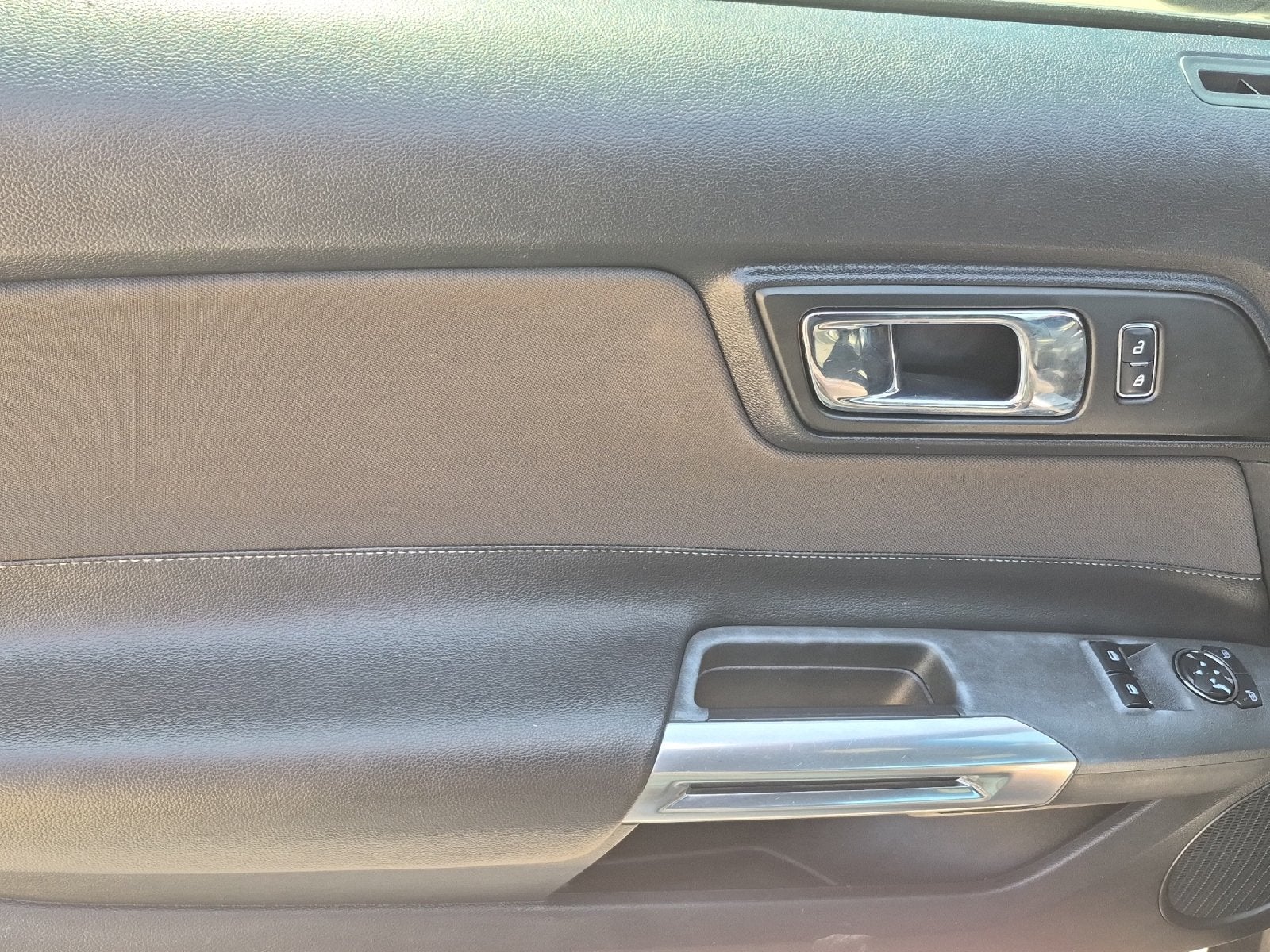 2017 Ford Mustang V6