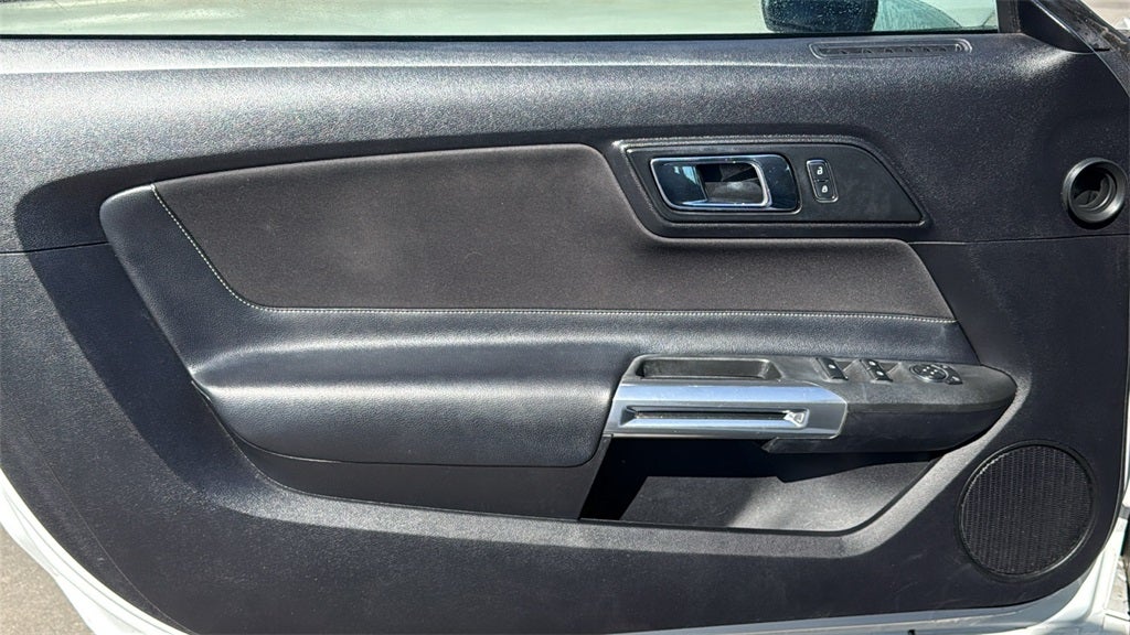 2016 Ford Mustang V6