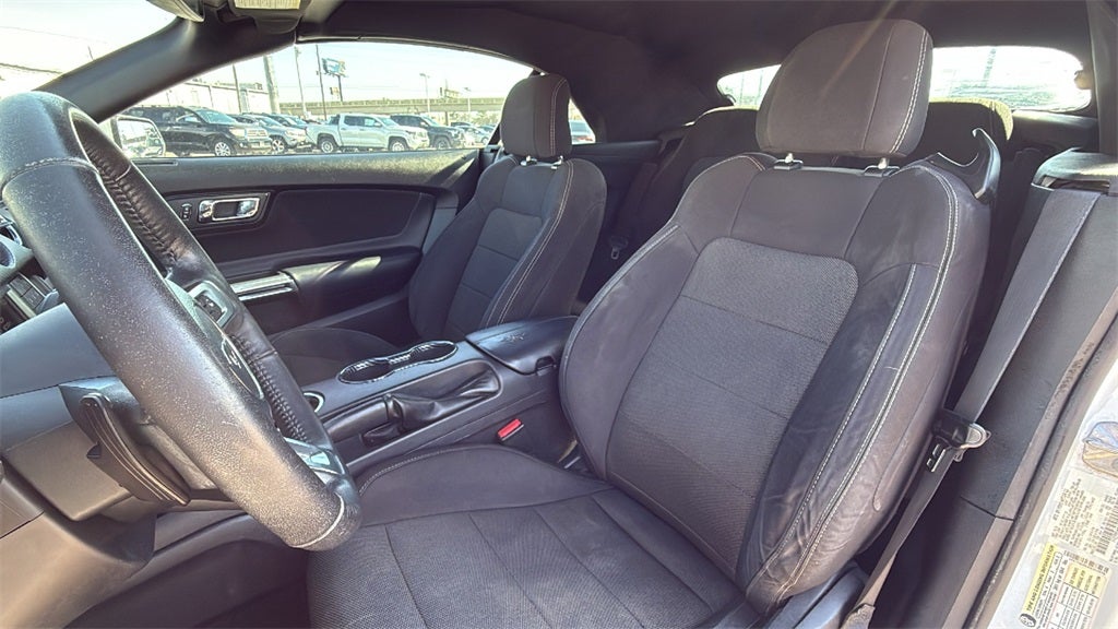 2016 Ford Mustang V6