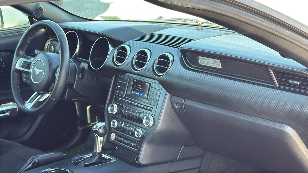 2016 Ford Mustang V6