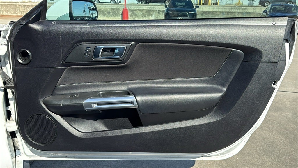 2016 Ford Mustang V6