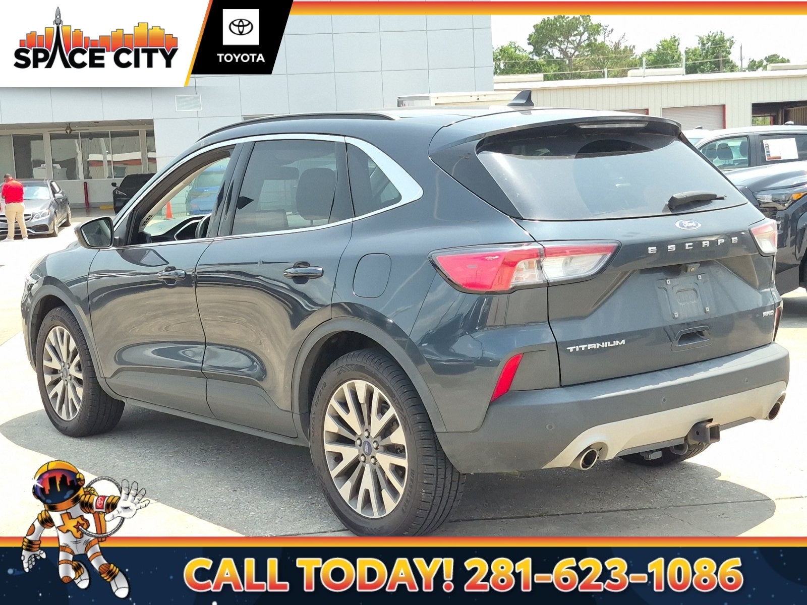 2022 Ford Escape Titanium
