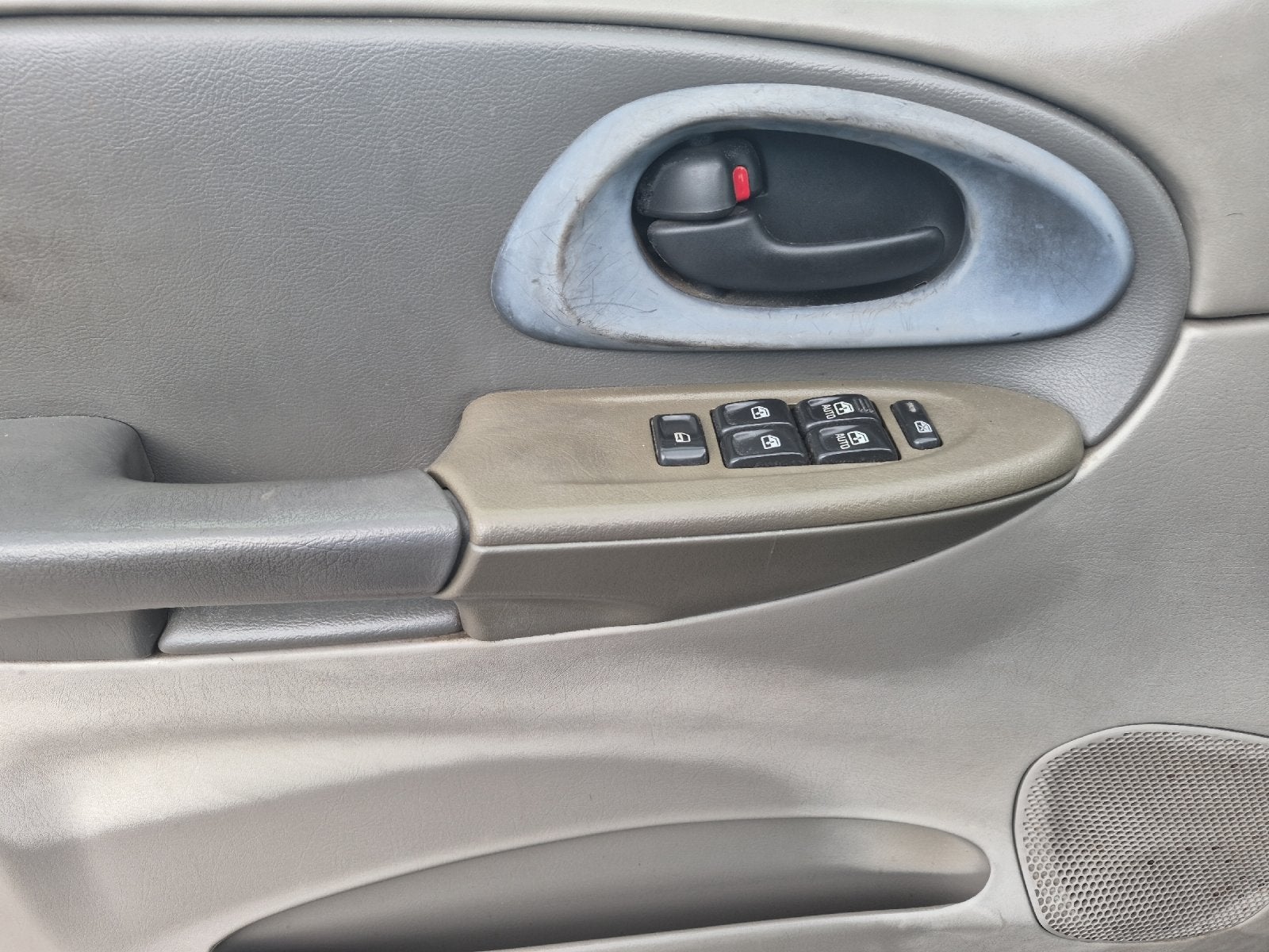 2004 Chevrolet Trailblazer LS