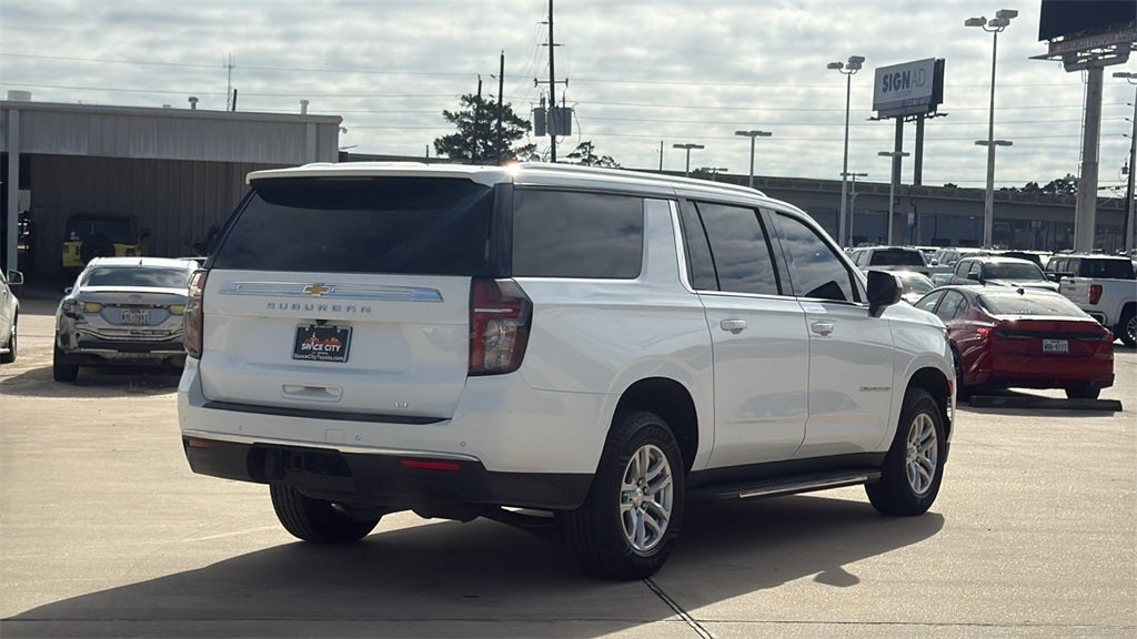 2024 Chevrolet Suburban LT