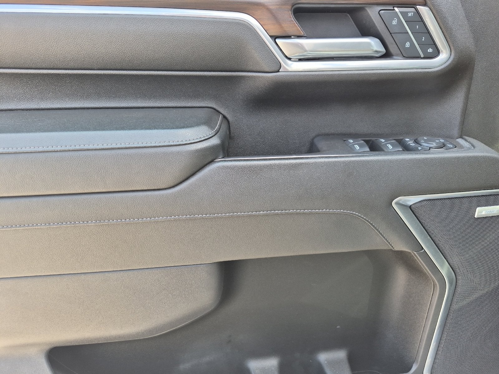 2025 GMC Sierra HD SLT