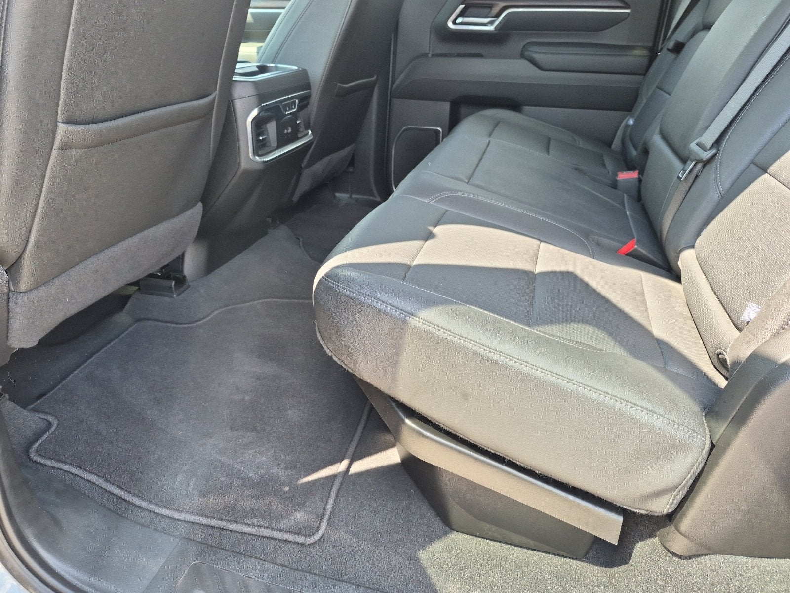 2025 GMC Sierra HD SLT