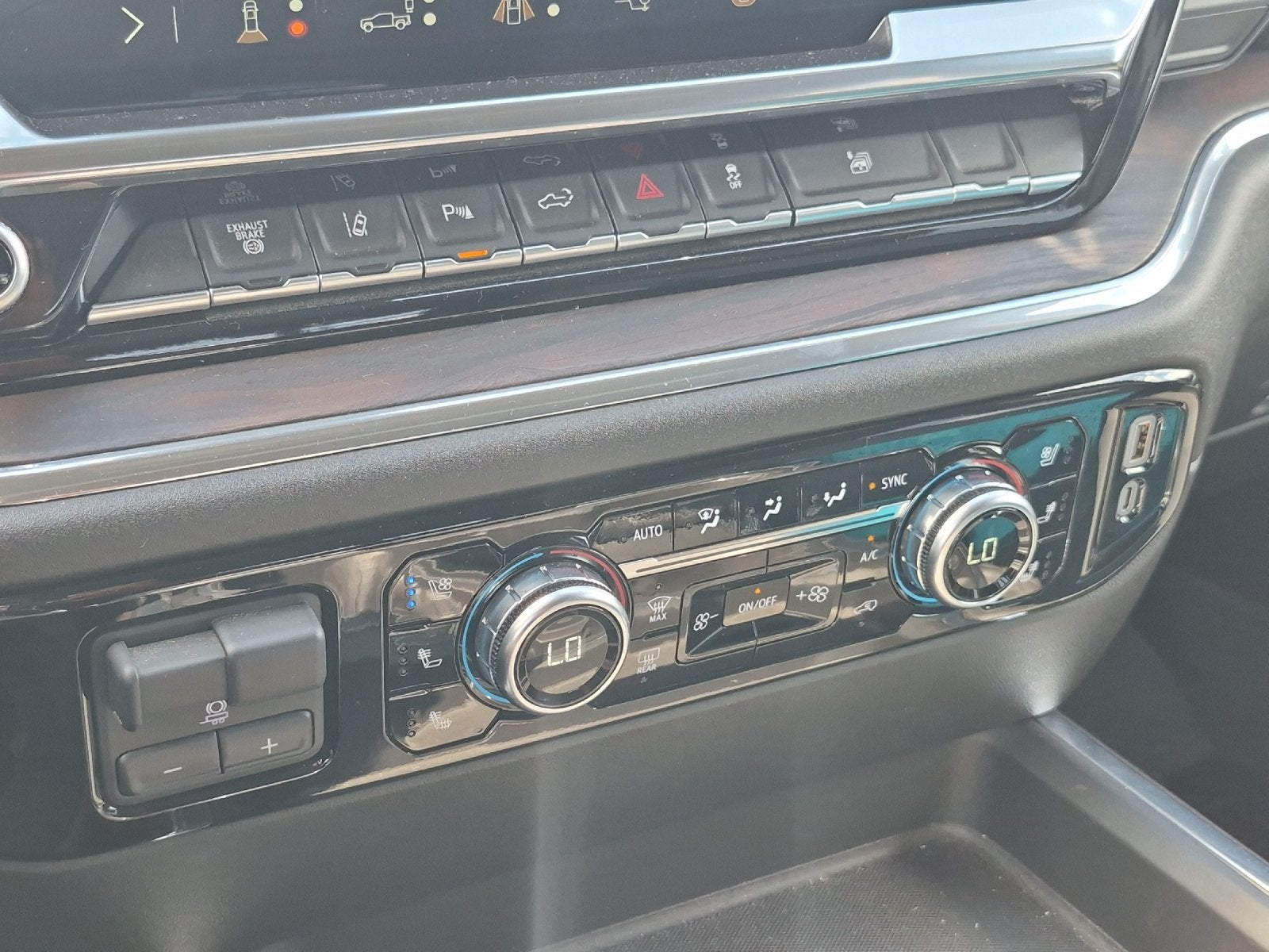 2025 GMC Sierra HD SLT
