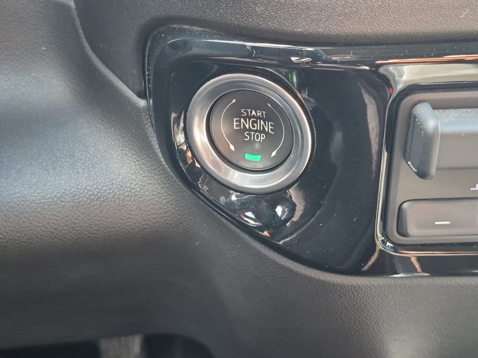 2025 GMC Sierra HD SLT