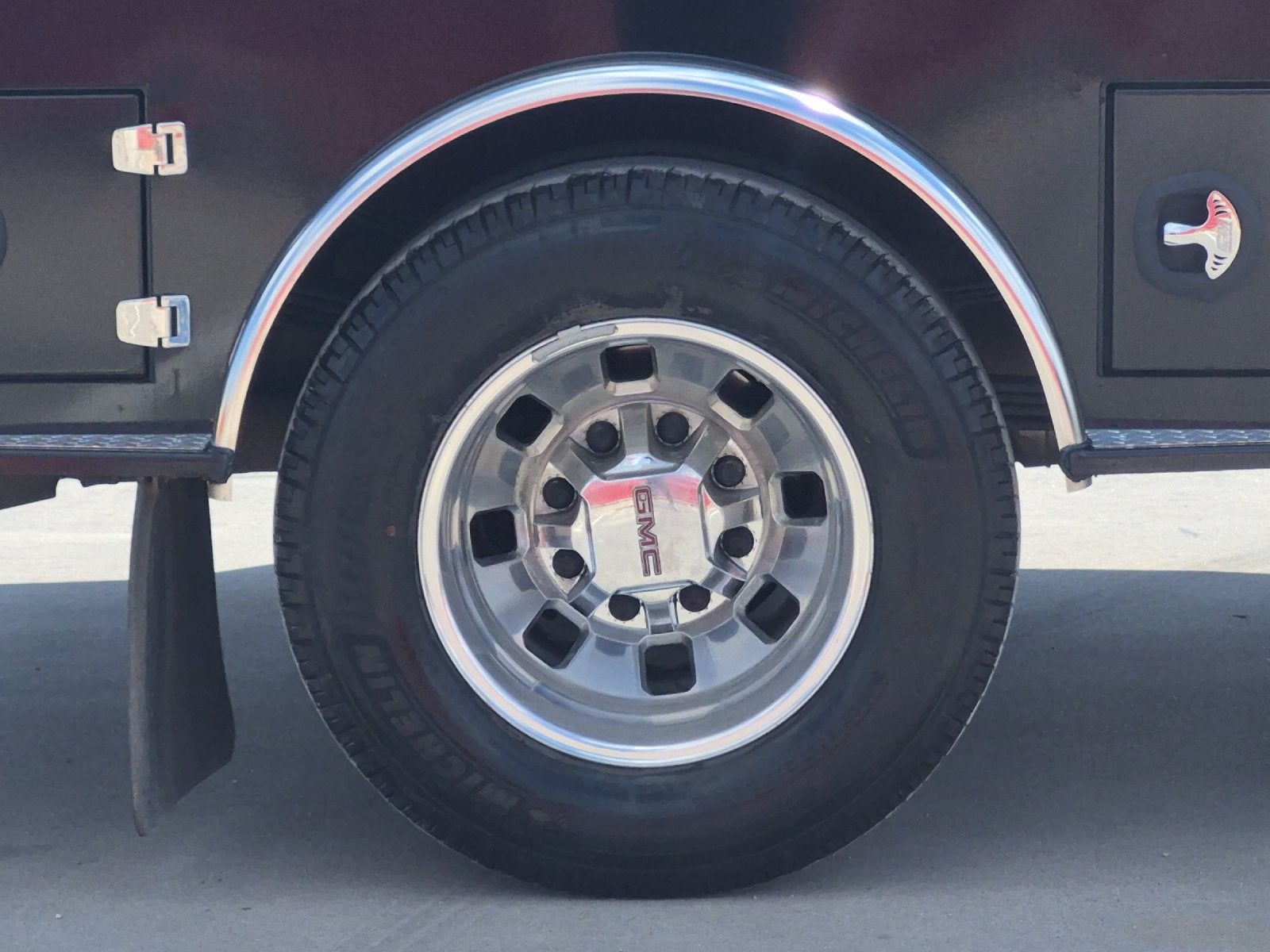 2025 GMC Sierra HD SLT
