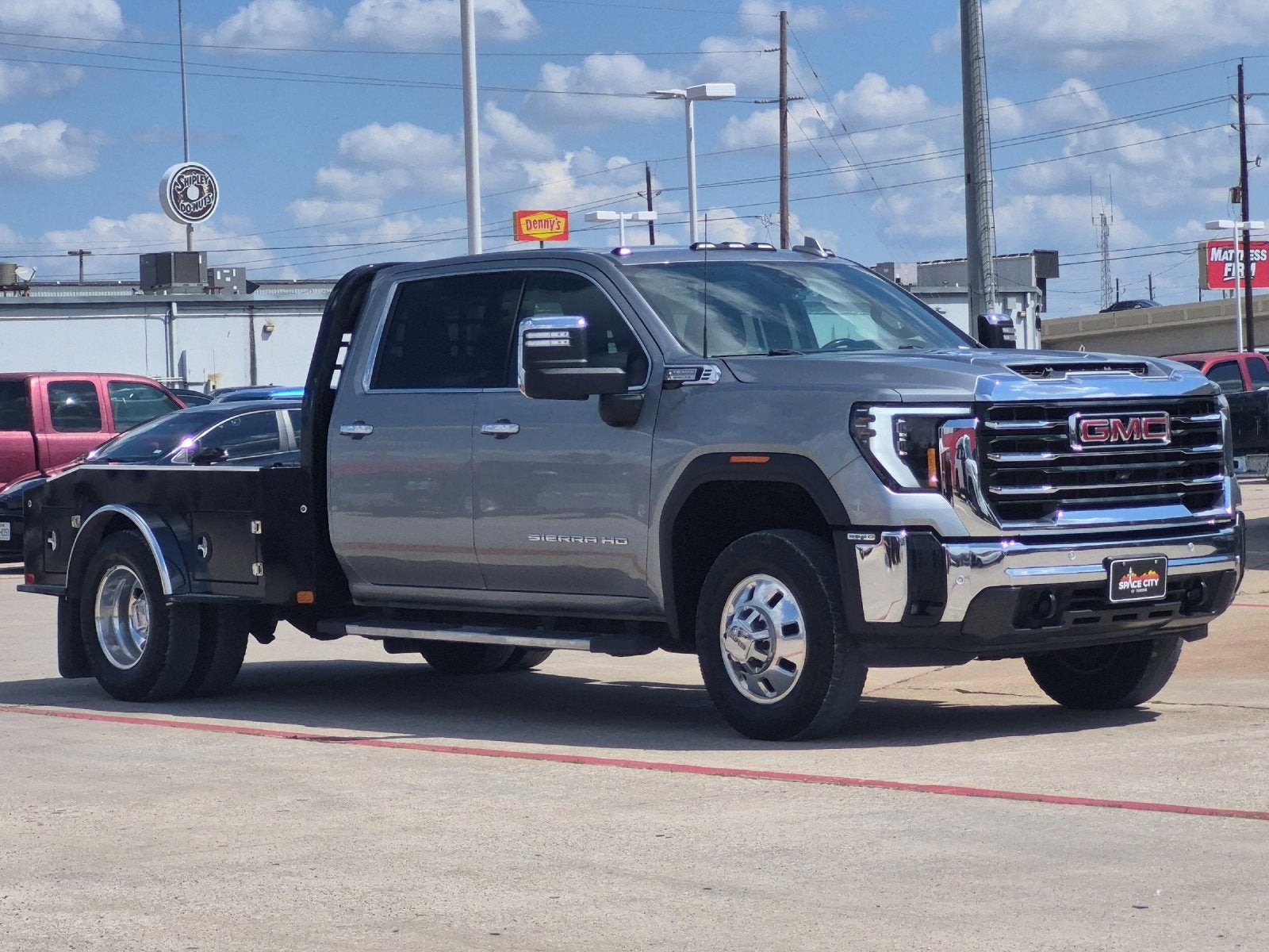 2025 GMC Sierra HD SLT