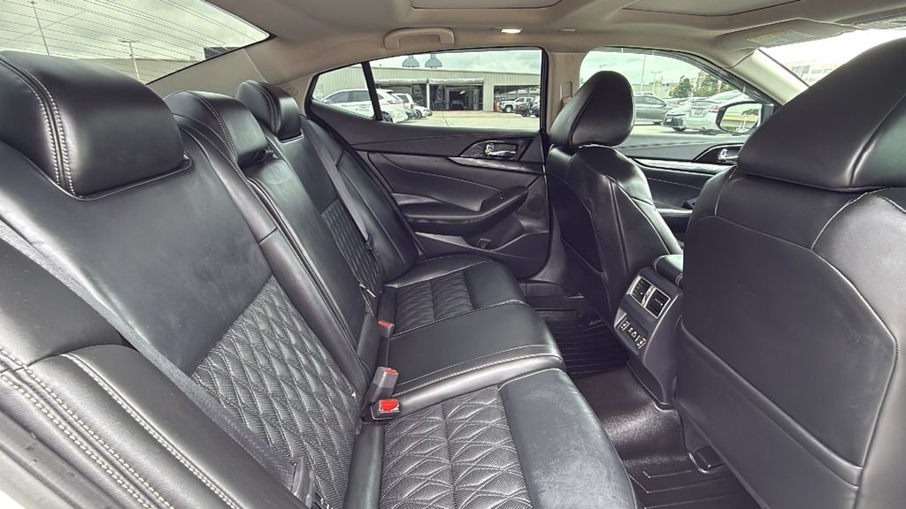 2023 Nissan Maxima Platinum