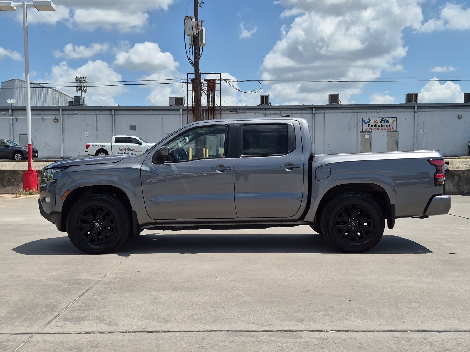 2024 Nissan Frontier SV