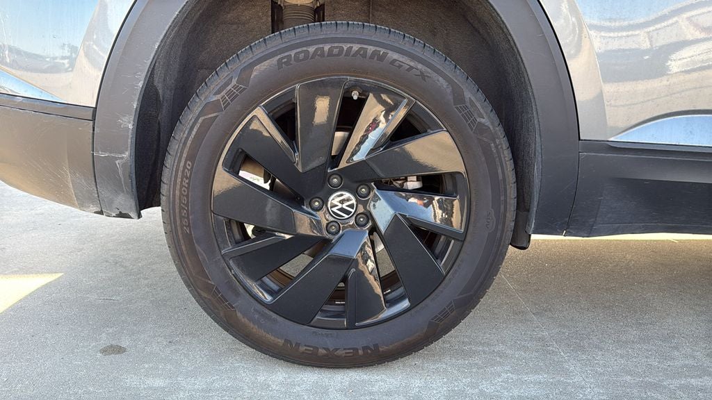 2024 Volkswagen Atlas Cross Sport 2.0T SE w/Technology