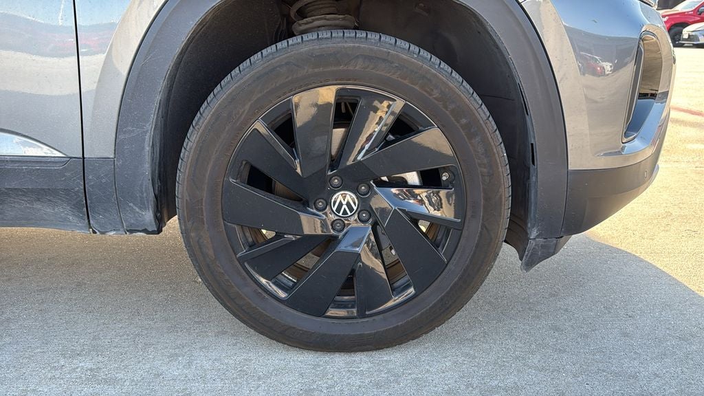 2024 Volkswagen Atlas Cross Sport 2.0T SE w/Technology