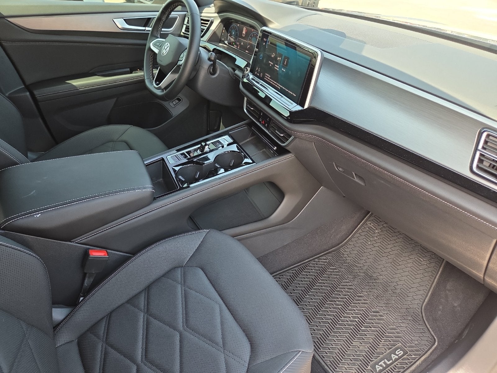 2024 Volkswagen Atlas Cross Sport 2.0T SE w/Technology