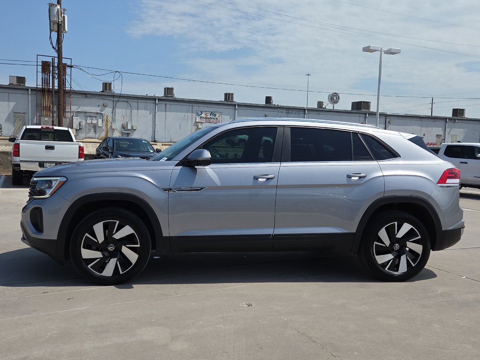 2024 Volkswagen Atlas Cross Sport 2.0T SE w/Technology