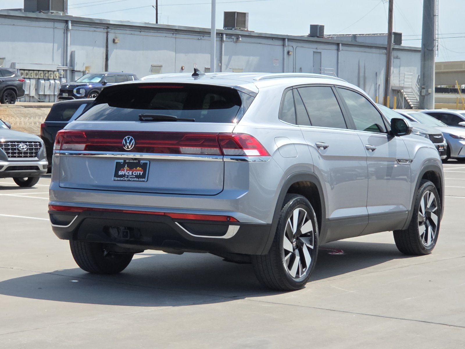 2024 Volkswagen Atlas Cross Sport 2.0T SE w/Technology