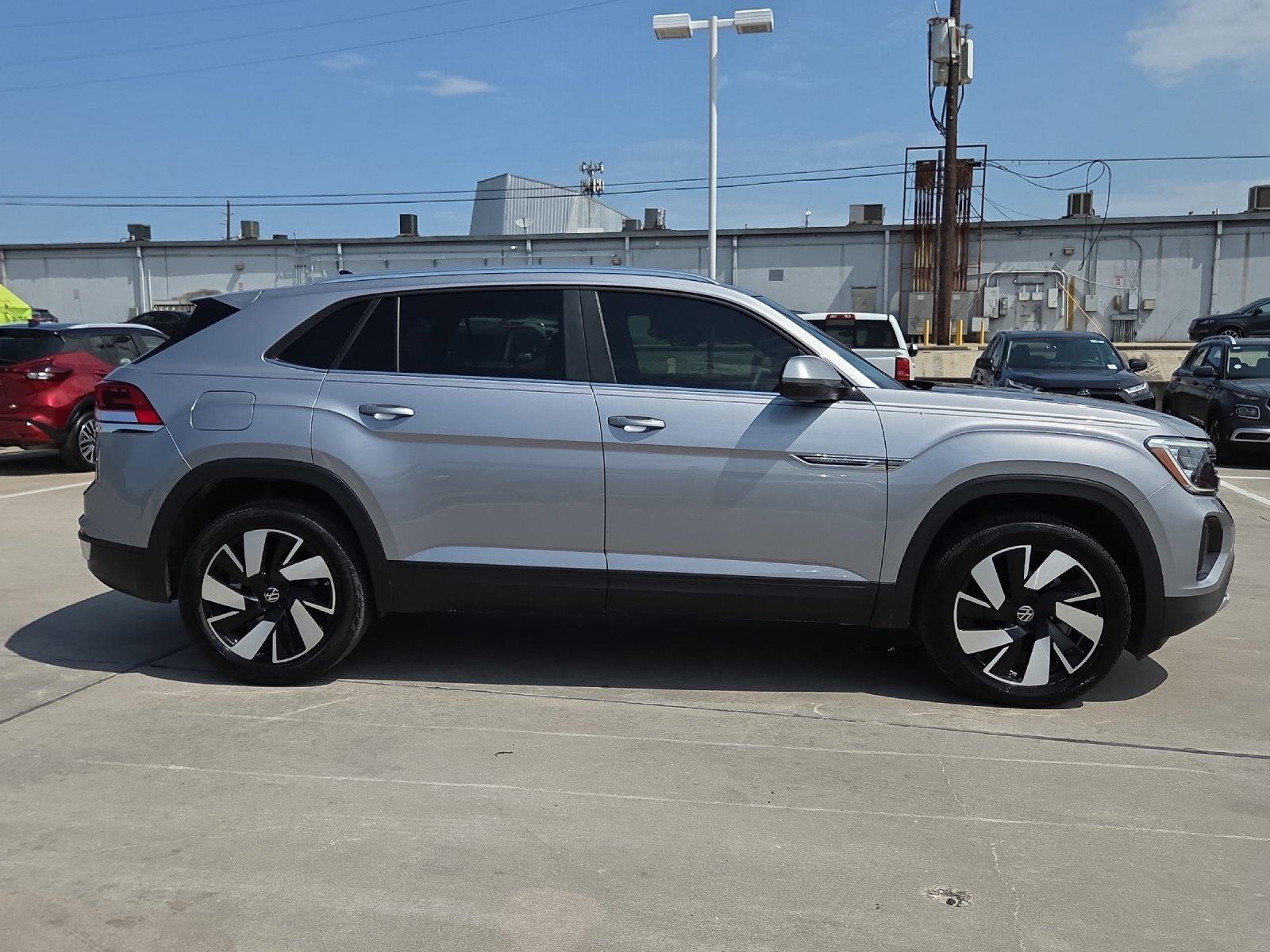2024 Volkswagen Atlas Cross Sport 2.0T SE w/Technology