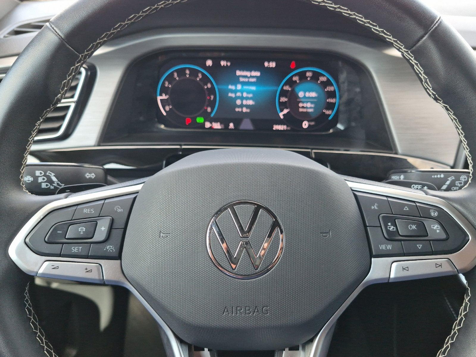 2025 Volkswagen Atlas Cross Sport 2.0T SE w/Technology