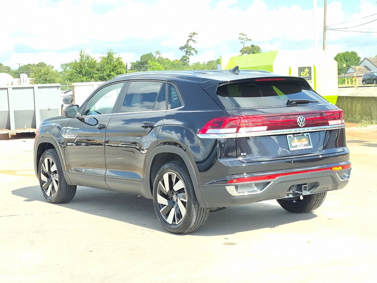 2025 Volkswagen Atlas Cross Sport 2.0T SE w/Technology