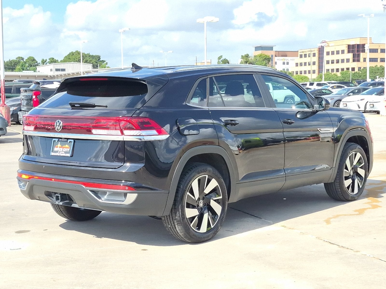 2025 Volkswagen Atlas Cross Sport 2.0T SE w/Technology