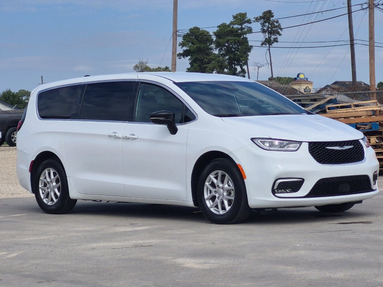 2026 Chrysler Pacifica Select