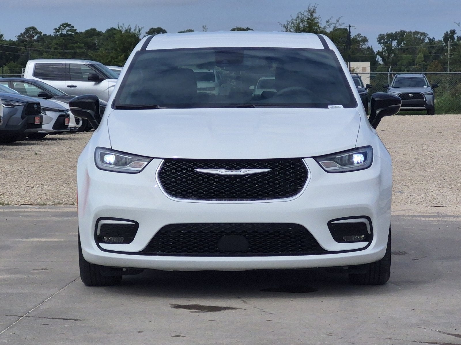 2026 Chrysler Pacifica Select