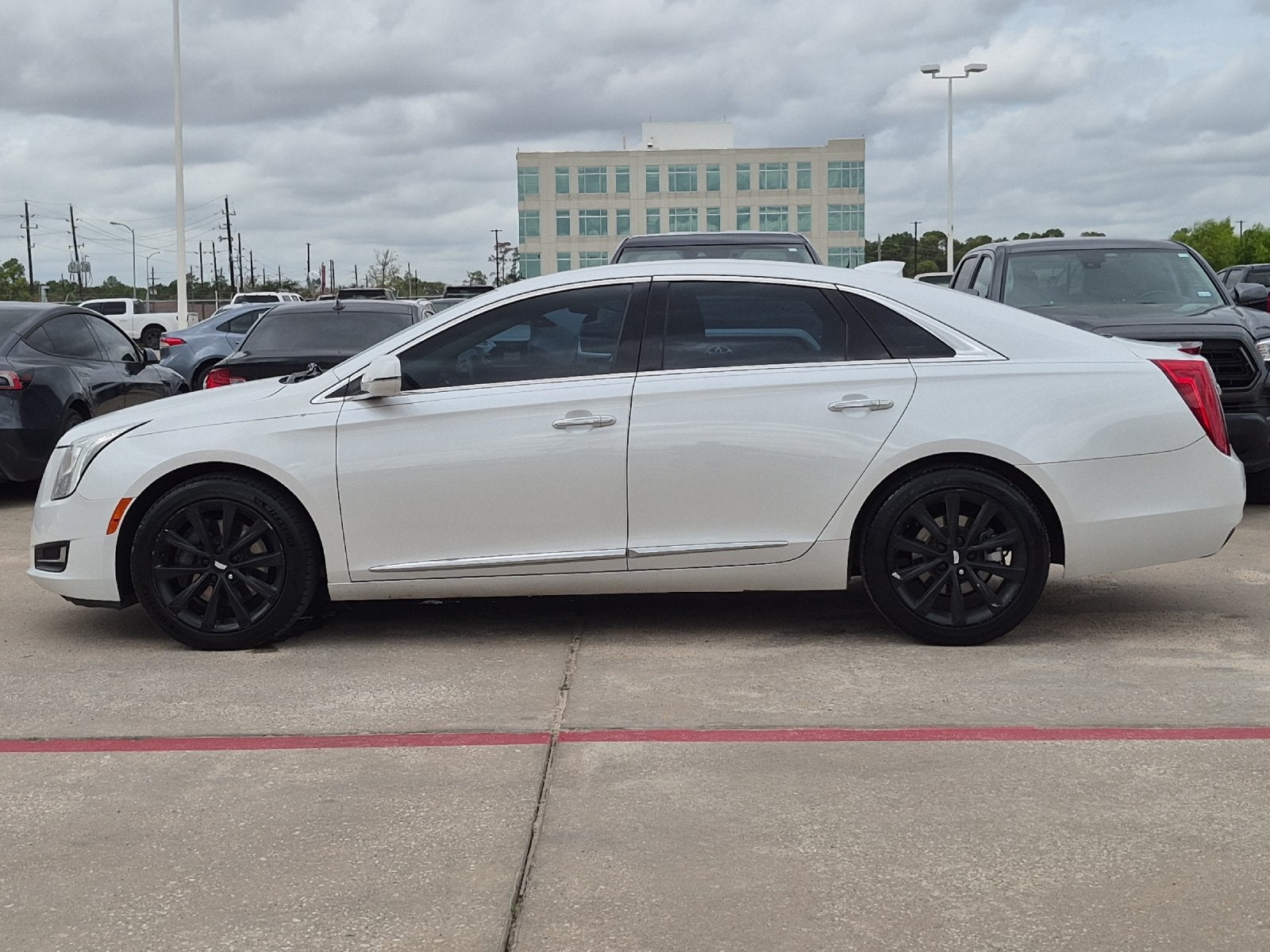 2016 Cadillac XTS Standard