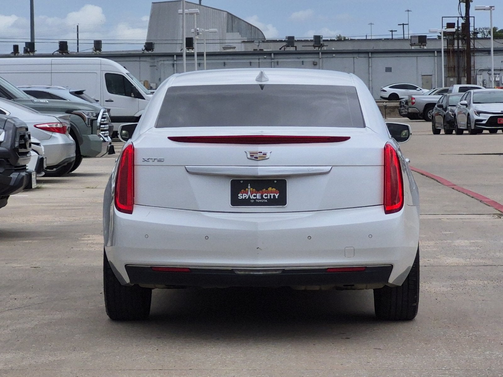 2016 Cadillac XTS Standard
