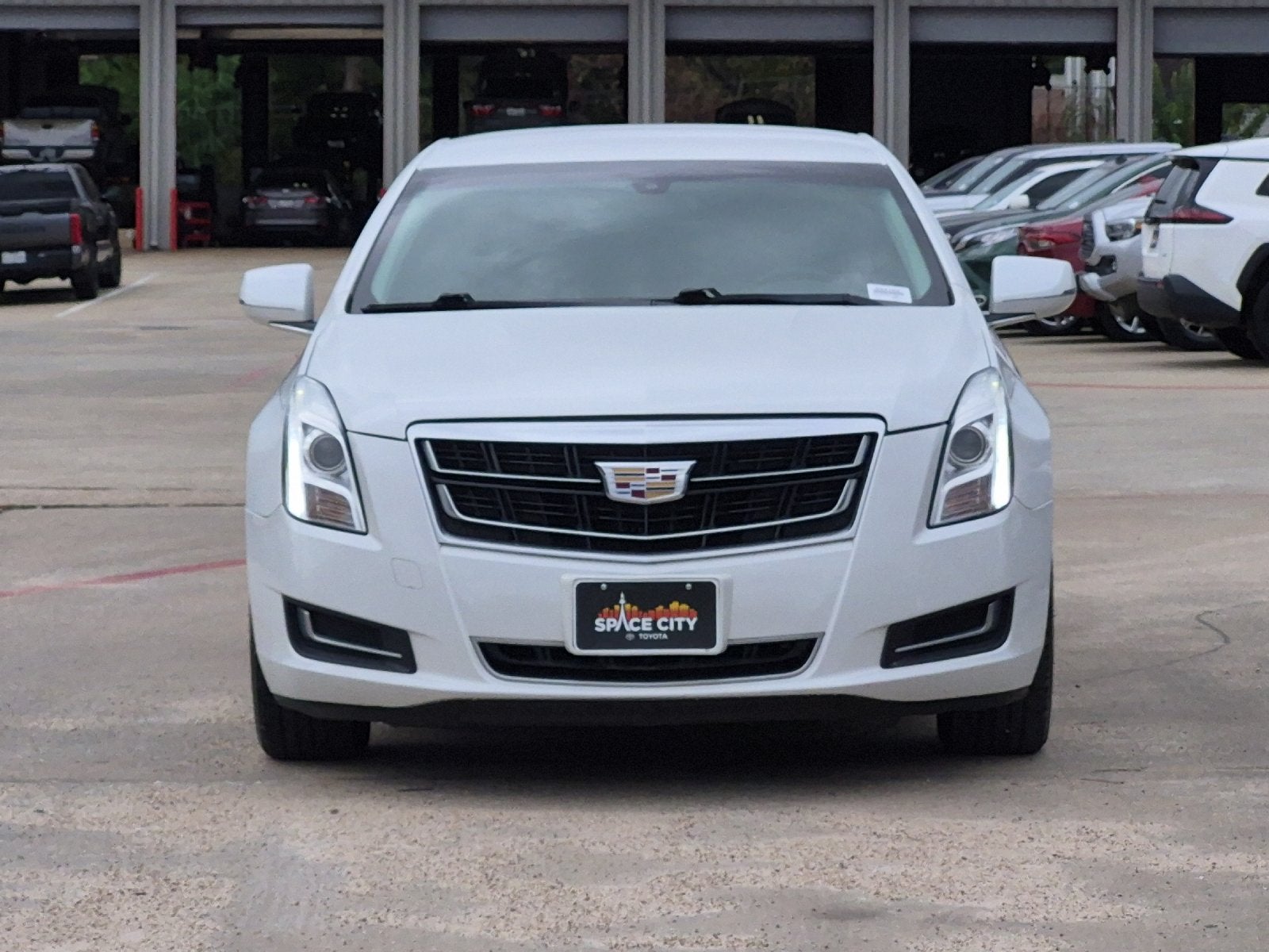 2016 Cadillac XTS Standard