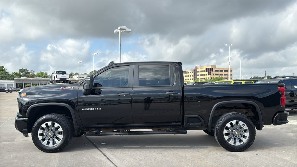 2024 Chevrolet Silverado HD Custom