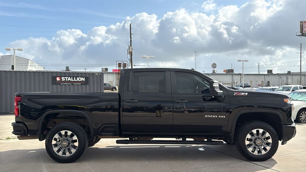 2024 Chevrolet Silverado HD Custom