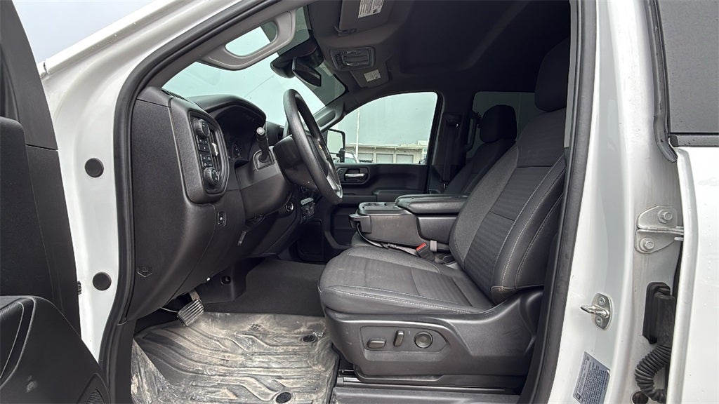 2024 Chevrolet Silverado HD Custom