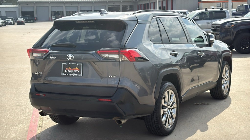 2021 Toyota RAV4 XLE Premium