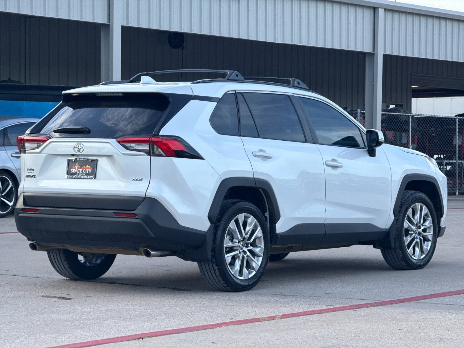 2025 Toyota RAV4 XLE Premium