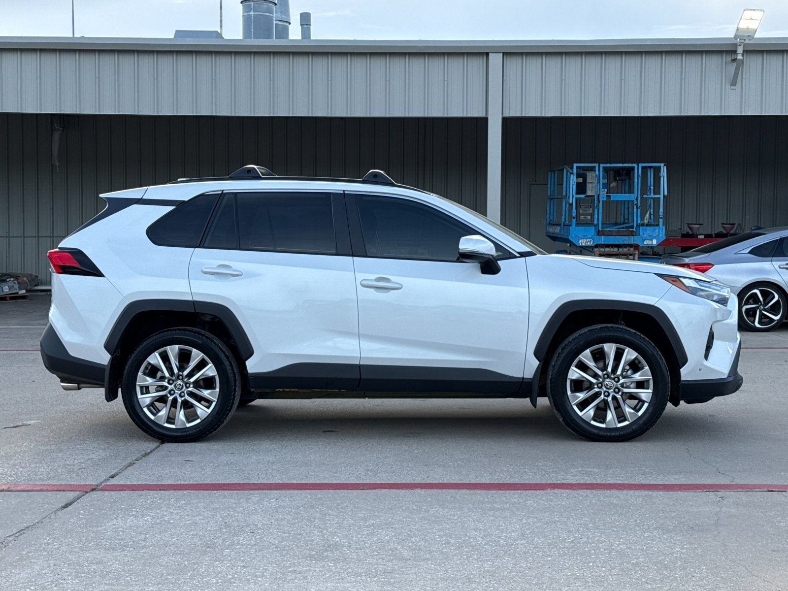 2025 Toyota RAV4 XLE Premium