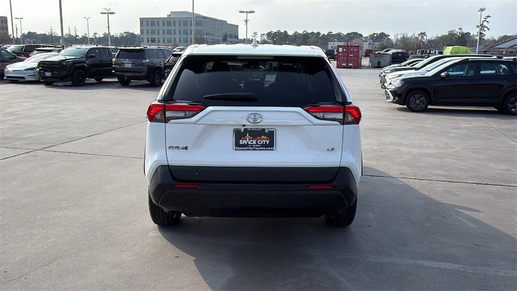 2024 Toyota RAV4 LE