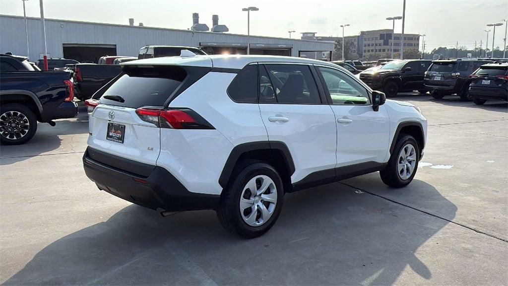 2024 Toyota RAV4 LE
