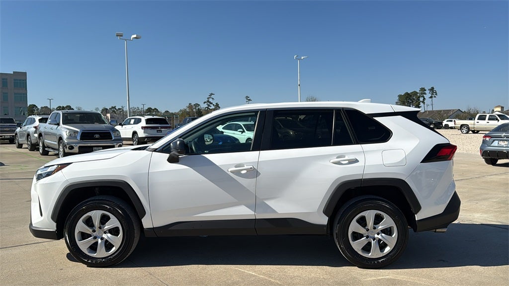2024 Toyota RAV4 LE