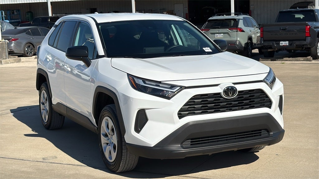 2024 Toyota RAV4 LE