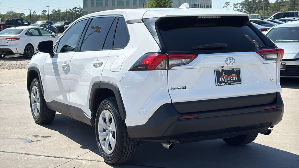 2024 Toyota RAV4 LE