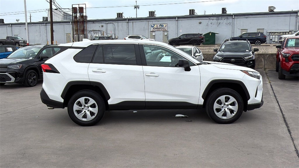 2025 Toyota RAV4 LE