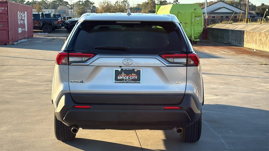 2025 Toyota RAV4 LE