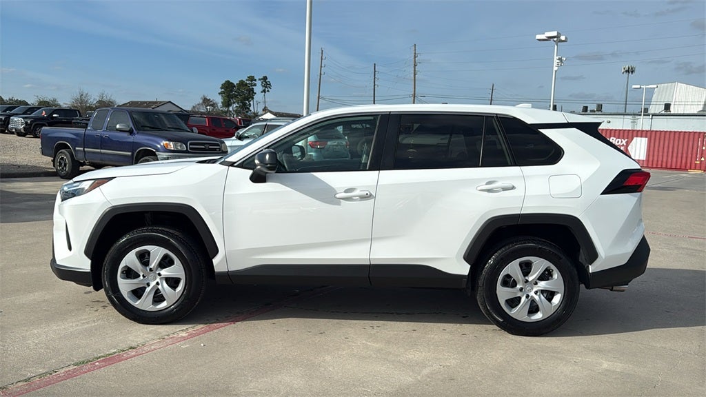 2025 Toyota RAV4 LE