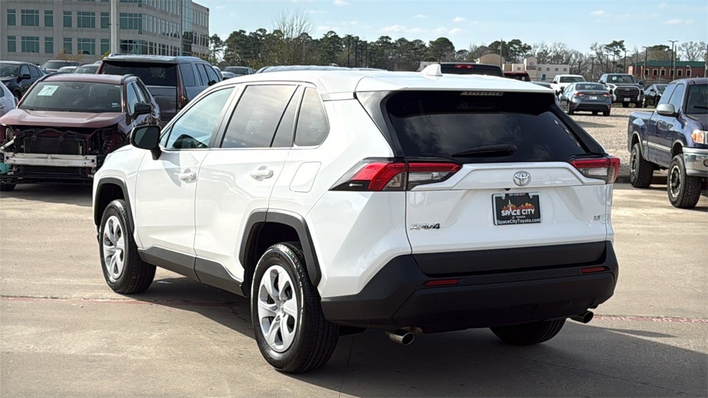 2025 Toyota RAV4 LE