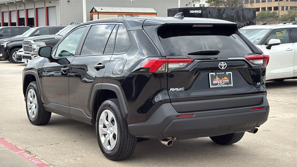 2025 Toyota RAV4 LE