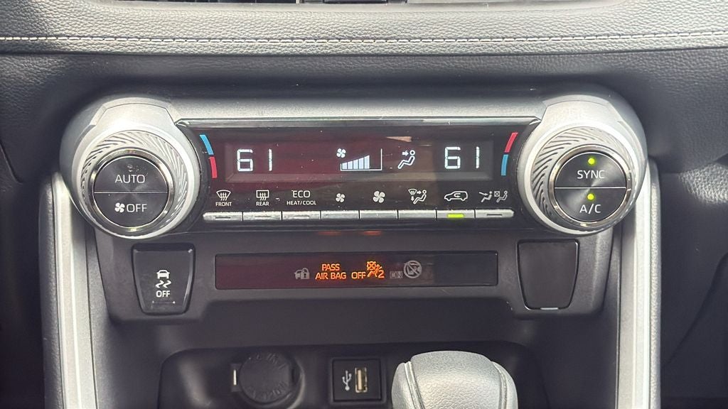 2025 Toyota RAV4 HYBRID LE