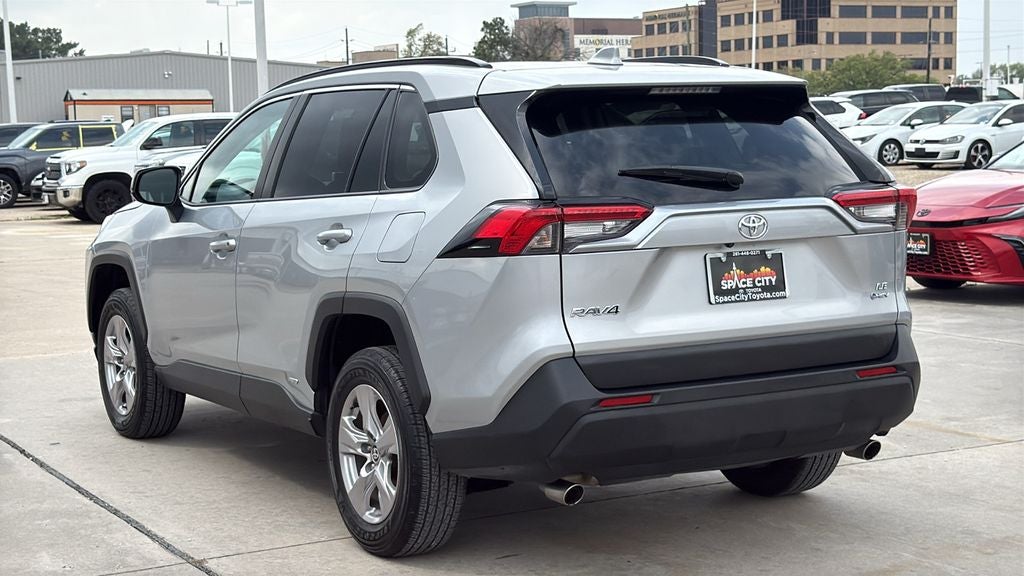 2025 Toyota RAV4 HYBRID LE