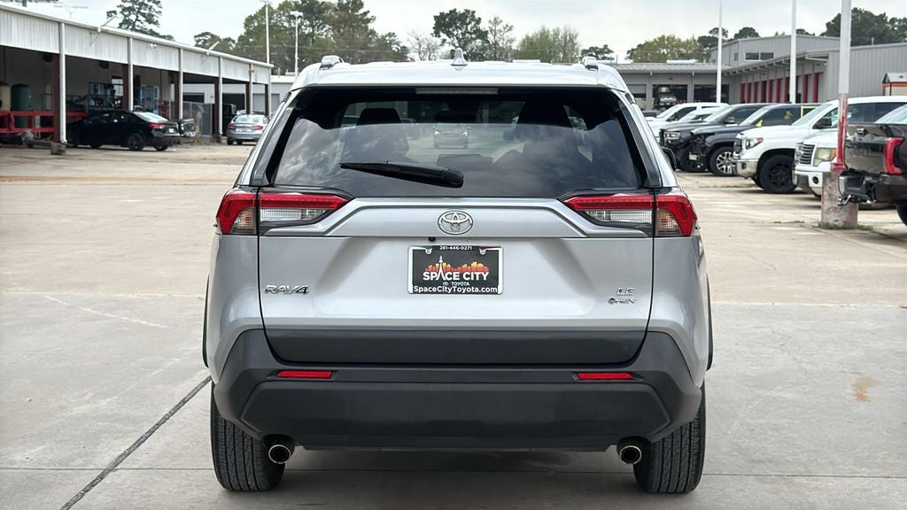 2025 Toyota RAV4 HYBRID LE